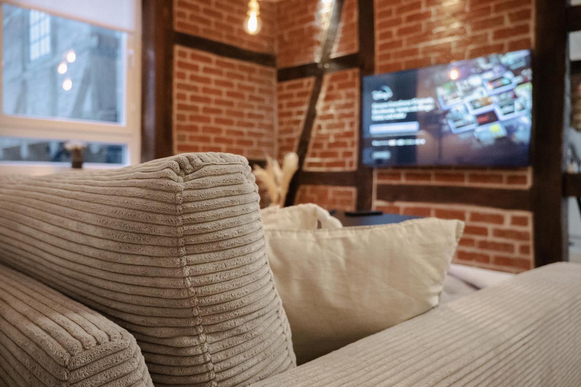 Jasta Homes Altstadt, Zentral, Ueberdachter Parkplatz, Netflix, Vollausstattung, Loft, Modern Und Komfort Apartment